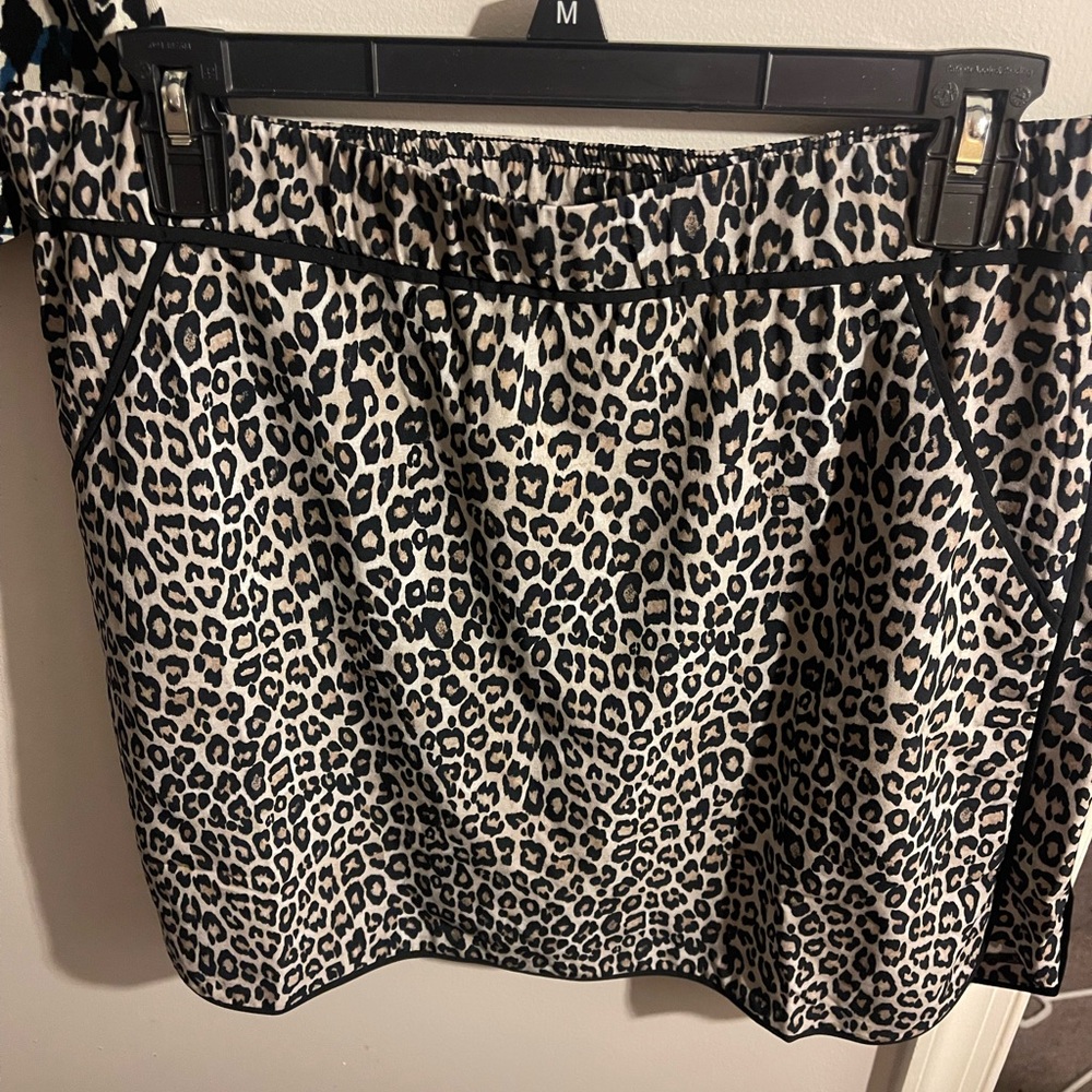 Chicos size 1
Chicos has a unique sizing 
These are size 1 not juniors